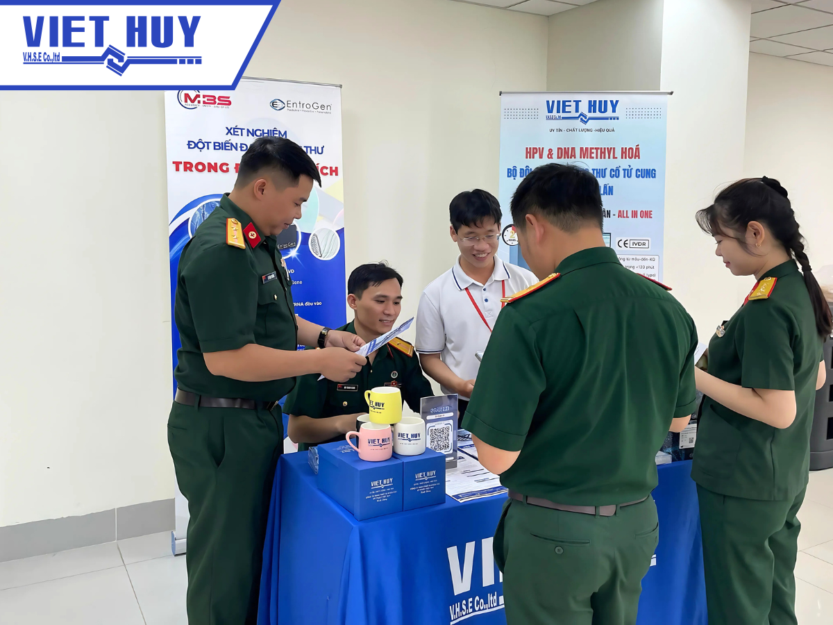 Các khách mời nhiệt tình chia sẻ mong muốn và tham khảo giải pháp của Việt Huy